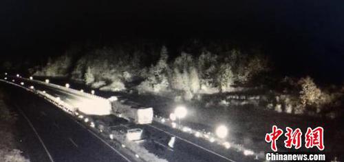 横店一女演员醉酒后上高速跳车夜跑上演惊魂一刻