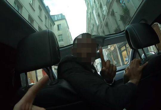 泰国夫妇遭法国出租车司机敲诈:付216英镑才能下车