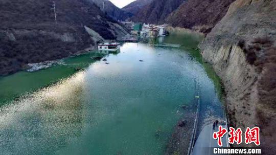 川藏交界金沙江堰塞湖抢险救援有序推进上游险情缓解