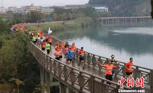 图为：2018神仙居绿道马拉松 浙江省仙居县委宣传部供图 摄