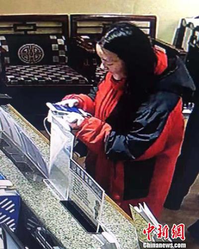 17岁女孩游峨眉山金顶已失联警方和景区正在寻找