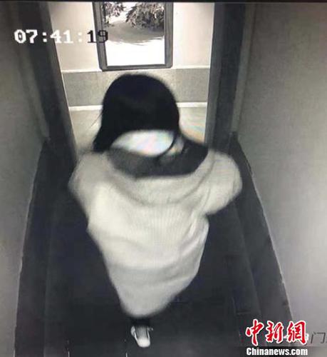 陆婷失联前出现在酒店监控中的画面(家属供图)