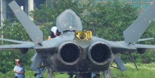 美军机场内出现一架歼20?外媒：很可能只是模型