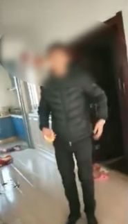 发生了啥?女主人把贼堵屋里 最后贼掏出200元赔偿