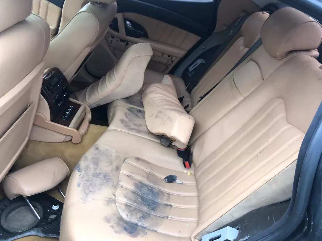 百万玛莎拉蒂停空地1年后剩空壳 车主:喇叭都不留