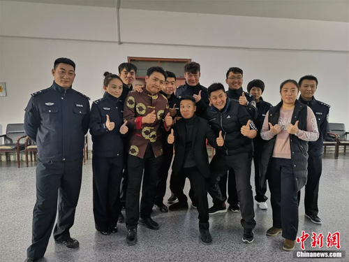 点击进入下一页