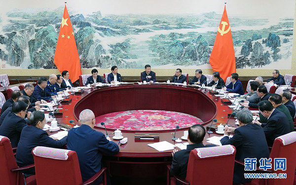 12月25日至26日，中共中央政治局召开民主生活会，中共中央总书记习近平主持会议并发表重要讲话。 新华社记者 谢环驰 摄2