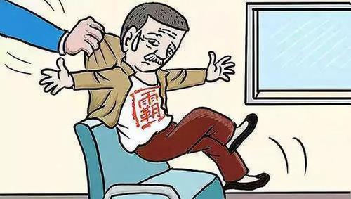 男子高铁见义勇为教训霸座男 获4个月拘役罚6万