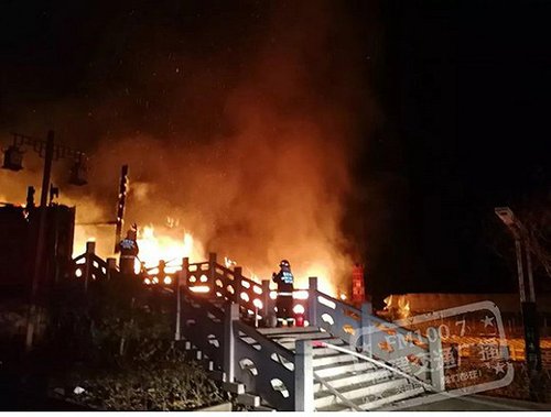 福建建瓯500年历史的古桥被烧毁 起火原因正在调查