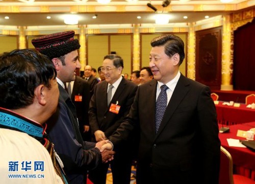 3月4日，中共中央总书记、国家主席、中央军委主席习近平看望出席全国政协十二届二次会议的少数民族界委员，并参加联组讨论。中共中央政治局常委、全国政协主席俞正声参加了看望和讨论。新华社记者丁林摄