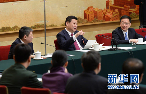 3月5日，中共中央总书记、国家主席、中央军委主席习近平参加十二届全国人大二次会议上海代表团的审议。新华社记者王晔摄