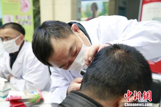 专家表示不恰当使用播放器早聋十年并非危言耸听