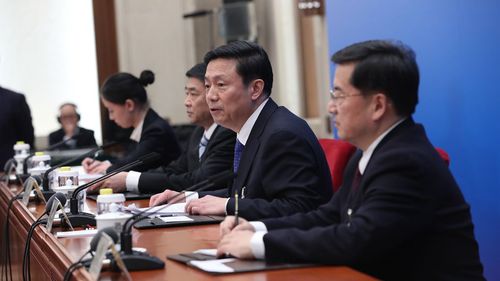 大会新闻发言人郭为民介绍有关情况