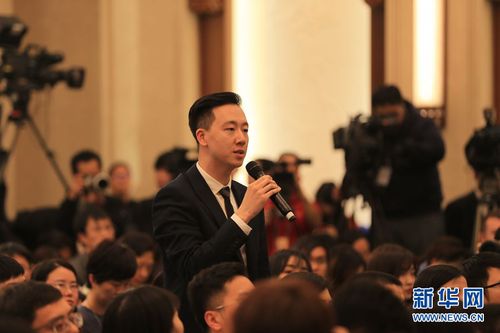 图为中国日报记者提问。新华网中国政府网 刘厦 摄