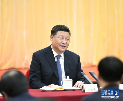 3月4日下午，中共中央总书记、国家主席、中央军委主席习近平看望参加全国政协十三届二次会议的文化艺术界、社会科学界委员，并参加联组会，听取意见和建议。中共中央政治局常委、全国政协主席汪洋参加看望和讨论。新华社记者 谢环驰 摄