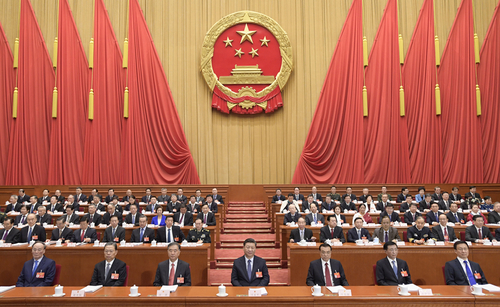 3月5日，第十三届全国人民代表大会第二次会议在北京人民大会堂开幕。党和国家领导人习近平、李克强、汪洋、王沪宁、赵乐际、韩正、王岐山等出席会议。 新华社记者 李学仁 摄