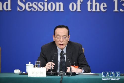 图为全国政协经济委员会副主任、国务院发展研究中心原副主任刘世锦。新华网 中国政府网 刘厦 摄