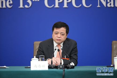 图为全国政协常委、全国工商联副主席、正泰集团董事长南存辉。新华网 中国政府网 刘厦 摄