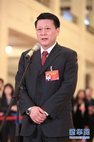 　　3月9日，全国政协十三届二次会议在北京人民大会堂举行第二次全体会议。这是全国政协委员赵家军在“委员通道”接受采访。 新华社记者 才扬 摄