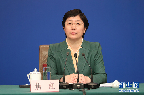 图为焦红回答记者提问。新华网 中国政府网 陈杰 摄 刘厦 摄
