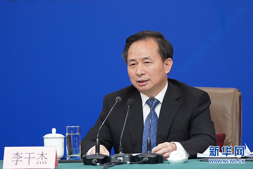 图为李干杰回答记者提问。新华网 中国政府网 刘厦 摄