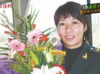 这位戎装“全能”女冠军来头可不小！