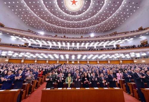 全国政协十三届二次会议胜利闭幕 本报记者 姜贵东摄