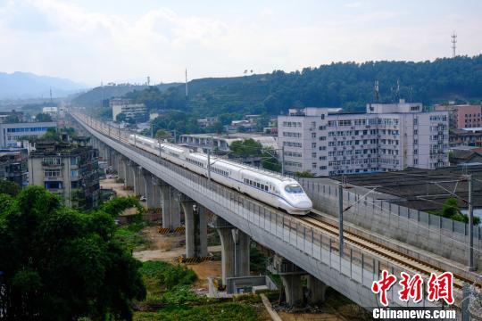 成都到兰州首次开行动车两地铁路旅行时间缩短至7小时