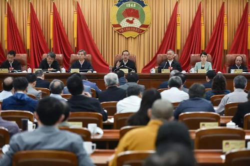 △4月25日，湖北省委书记蒋超良出席省政协十二届六次会议开幕会并讲话