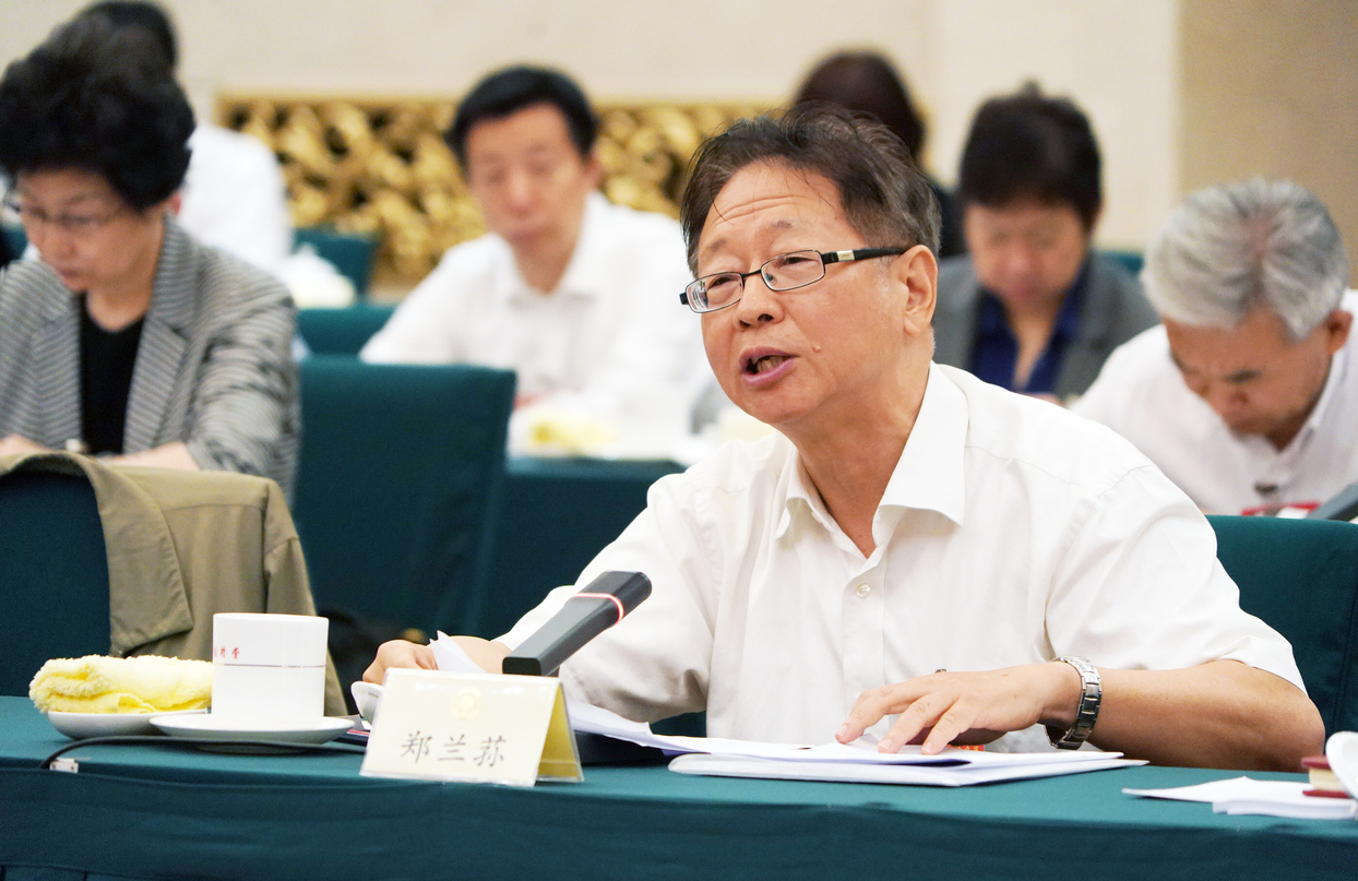        全国政协十三届常委会第七次会议小组讨论现场