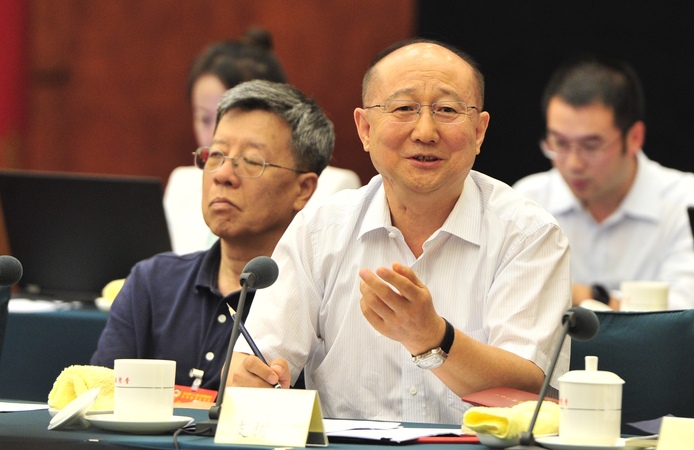     全国政协十三届常委会第七次会议小组讨论现场