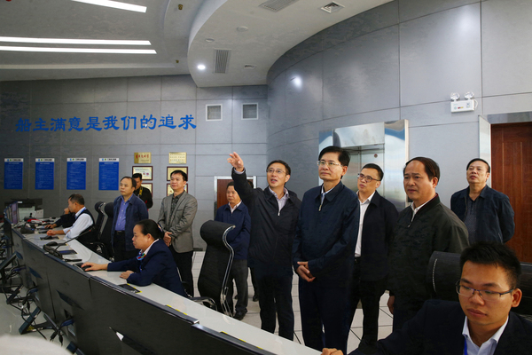 广西壮族自治区政协调研组在梧州市就积极融入粤港澳大湾区建设情况开展调研。 覃文宇 摄