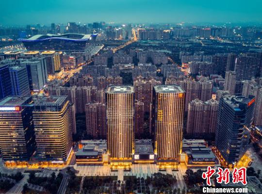 成都高新区科技金融街区。　钟欣 摄