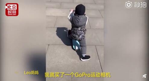 两岁男孩独自录制vlog走红:一个人实在太无聊