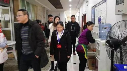 贵州一教师违规操办酒席被通报:收礼金8000元