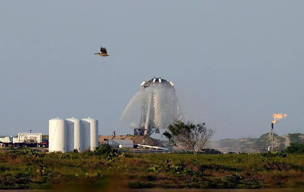 马斯克点火测试火星月球旅游原型机 5年后载客升空