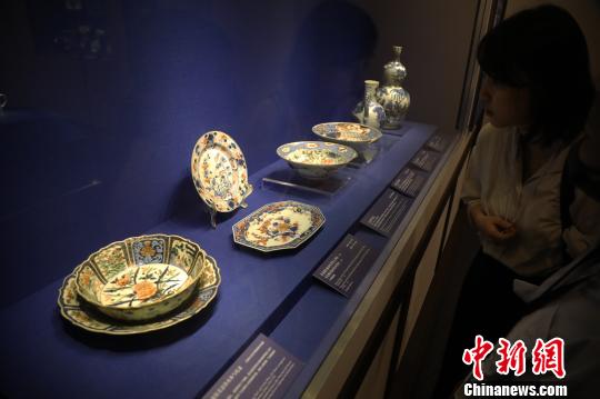 《白色金子·东西瓷都——从景德镇到梅森瓷器大展》。　汤彦俊 摄