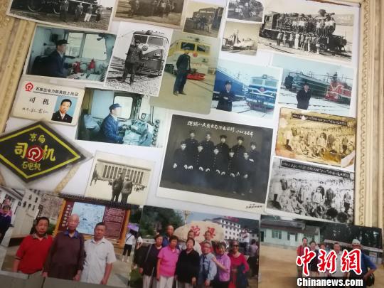 杜府仁的司机证及一些老照片。　李晓伟 摄