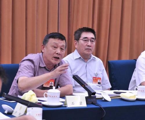 石碧常委 本报记者 姜贵东摄