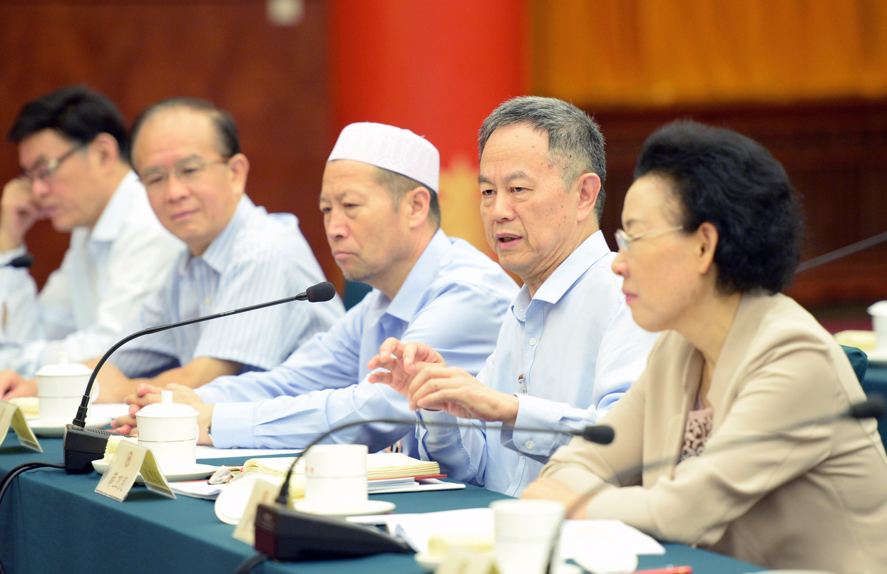   全国政协十三届常委会第八次会议分组讨论现场