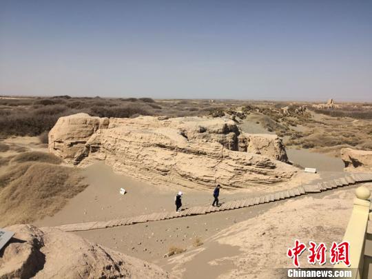 图为世界文化遗产锁阳城遗址城内面貌。(资料图) 冯志军 摄