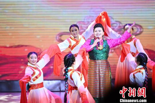 图为晚会现场。　何蓬磊 摄