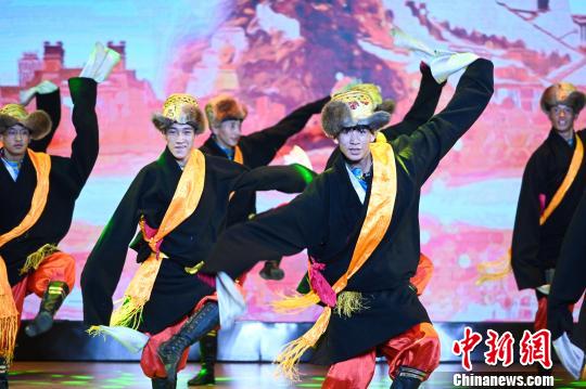 图为晚会现场。　何蓬磊 摄