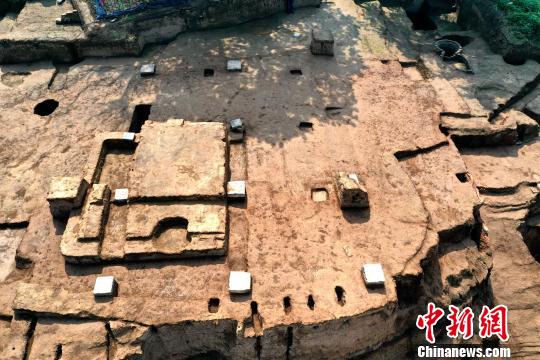 陕西省考古研究院对朝元阁遗址进行发掘。陕西省考古研究院供图