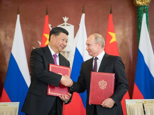 2019年6月5日，国家主席习近平在莫斯科克里姆林宫同俄罗斯总统普京会谈。会谈后，两国元首共同签署《中华人民共和国和俄罗斯联邦关于发展新时代全面战略协作伙伴关系的联合声明》《中华人民共和国和俄罗斯联邦关于加强当代全球战略稳定的联合声明》。新华社记者李学仁摄