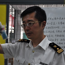 龚震：蚁观沧海 言萃芳华