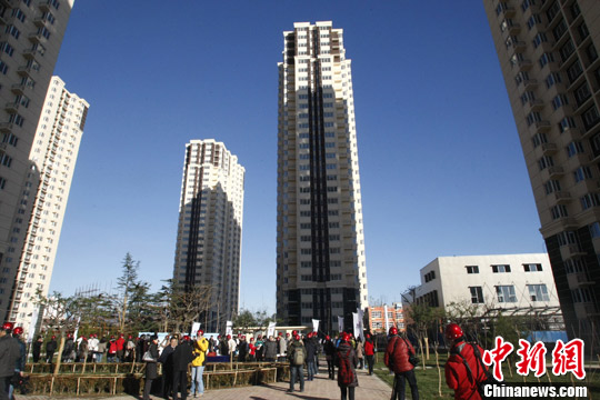 资料图:中外记者参观采访北京衙门口保障房小区。<a target='_blank' href='http://www.chinanews.com/'>中新社</a>发 张家瑞 摄 资料图:中外记者参观采访北京衙门口保障房小区。<a target='_blank' href='http://www.chinanews.com/'>中新社</a>发 张家瑞 摄