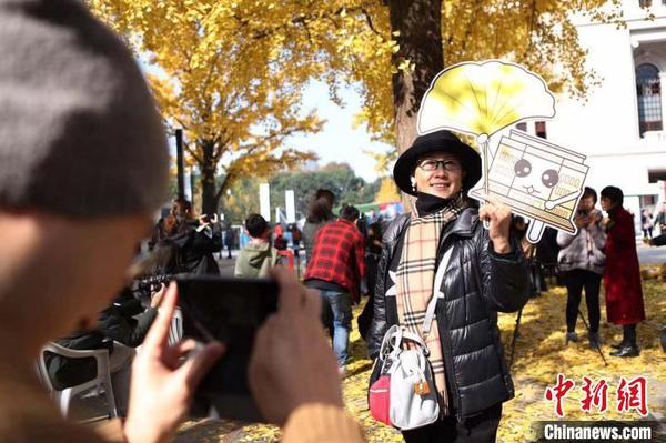 上海音乐厅“银杏音乐会”如约举办“季节限定”受沪人热捧
