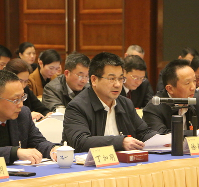 湖南省政协委员、岳阳市政协主席徐新楚：加快推进“长岳”两地协同发展