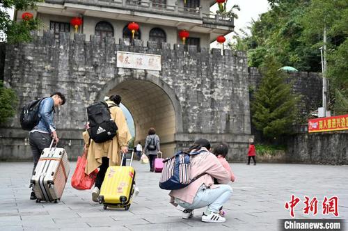 探访中越边境：“千年雄关”友谊关里的“中国年”